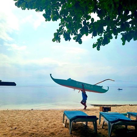 Ravenala Beach Bungalows Moalboal Bagian luar foto